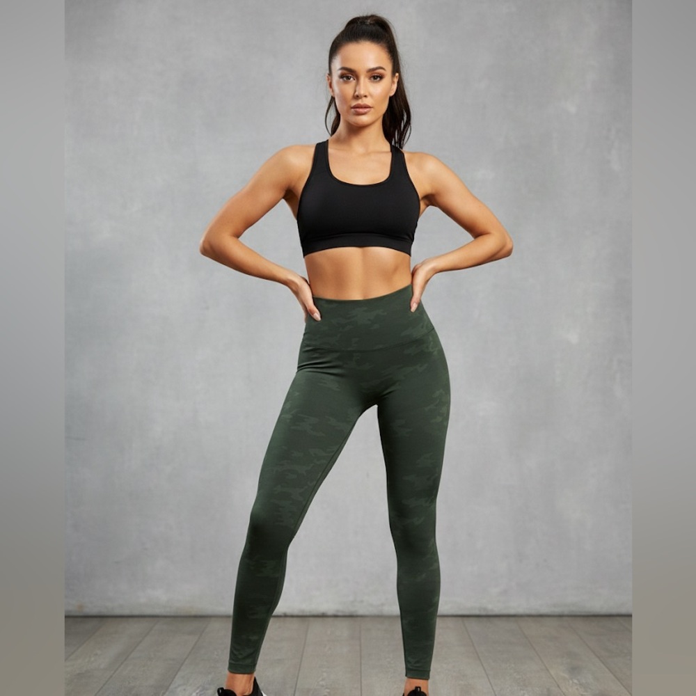 🌟 Spanx Look at Me Now Seamless Camo Leggings | Small